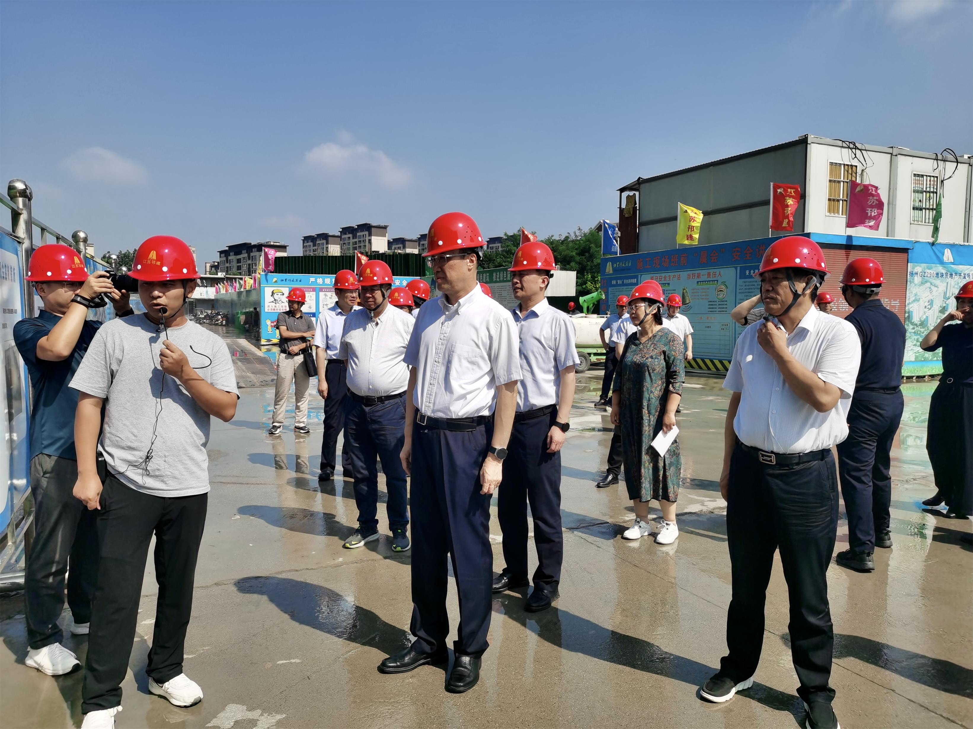 圖1-2、市政協(xié)經(jīng)濟界別小組到GZ290地塊開展“界別活動周”活動.jpg